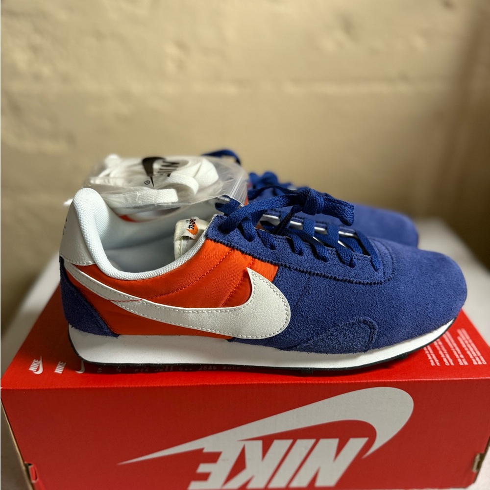 Nike Pre Montreal ‘17 Vintage Style Running Shoes Blue Orange Women’s 8.5